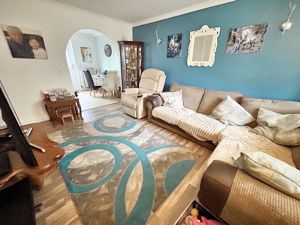 Lounge- click for photo gallery